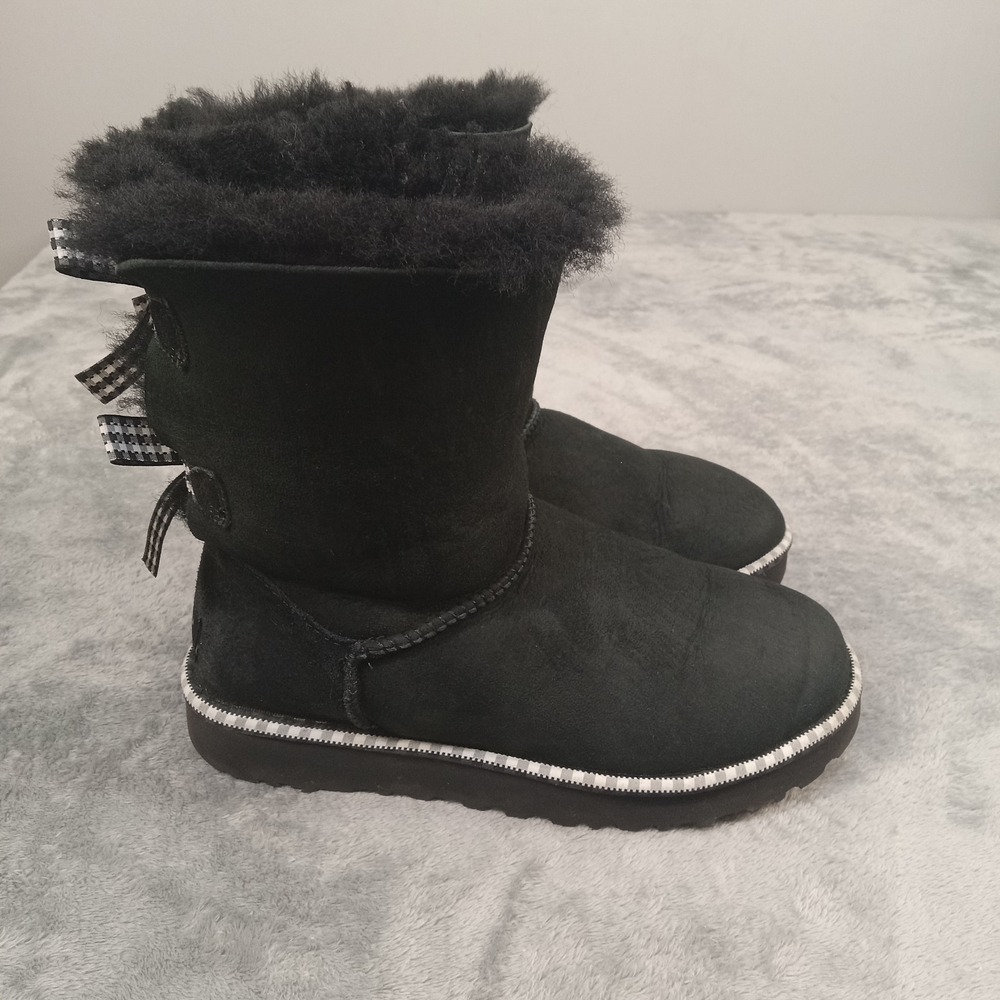 UGG BAILEY BOW II DIAGONAL STRIPES  1115170  BLACK SUEDE SHEEPSKIN BOOTS US 5 - Picture 2 of 12